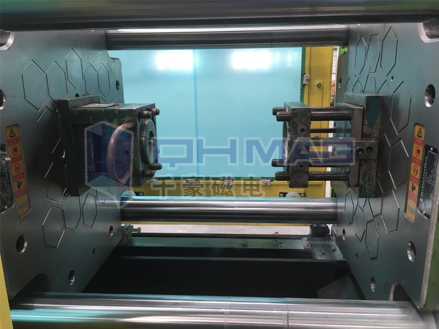 伊之密120T蜂巢全鋼型磁力模板